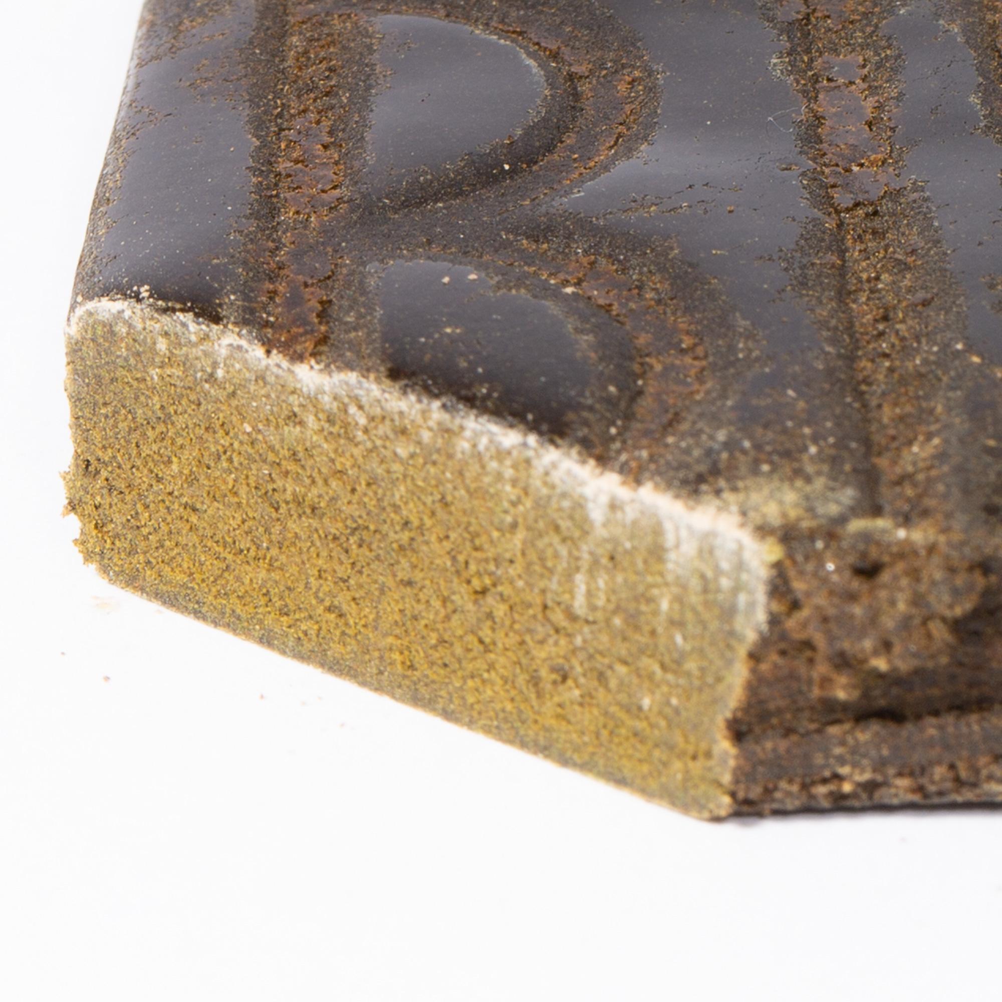 Moroccan Habibi Sandstorm Hash is a classic dry-sift hash with a soft, sandy texture and rich earthy aroma, layered with subtle spice and sweetness. Smooth, easy to handle, and crafted in traditional Moroccan style for an authentic, timeless experience.